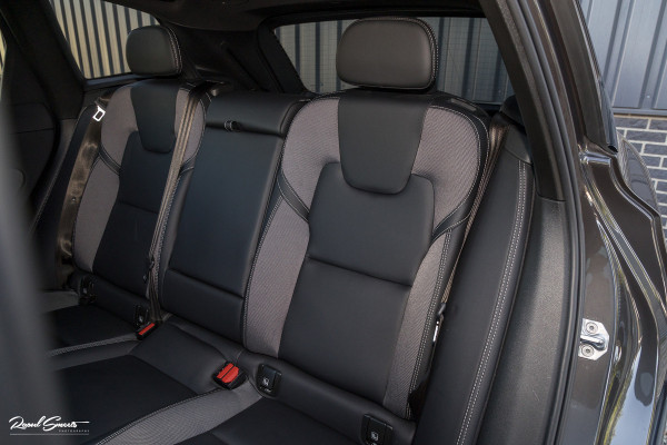 Volvo XC60 2.0 T8 Plug-in hybrid AWD R-Design | Luchtvering | Zwenkbare trekhaak | Panorama dak | Memory | Harman Kardon |