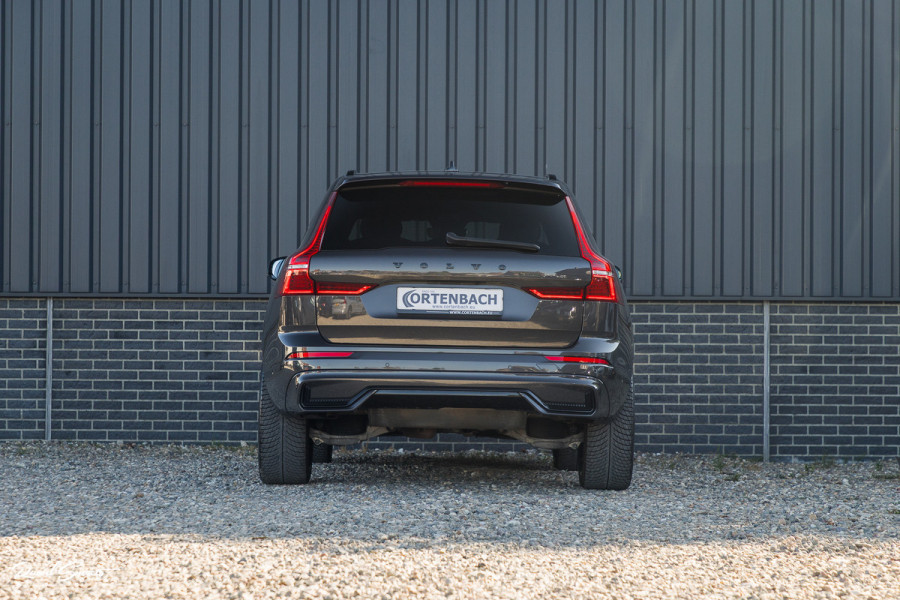 Volvo XC60 2.0 T8 Plug-in hybrid AWD R-Design | Luchtvering | Zwenkbare trekhaak | Panorama dak | Memory | Harman Kardon |