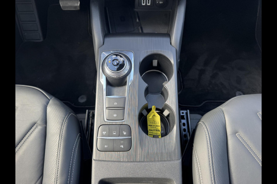 Ford Kuga 2.5 PHEV Vignale | Wegklapbare trekhaak | Panoramadak | Winter pack | Camera | Dodehoeksensoren | Bang&Olufsen | Elektrische achterklep | Dealer onderhouden