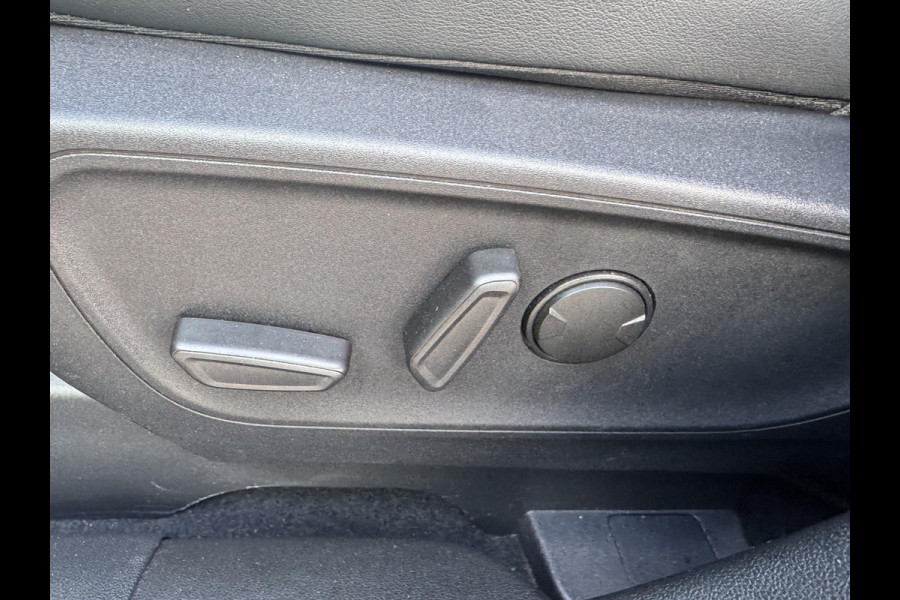 Ford Kuga 2.5 PHEV Vignale | Wegklapbare trekhaak | Panoramadak | Winter pack | Camera | Dodehoeksensoren | Bang&Olufsen | Elektrische achterklep | Dealer onderhouden