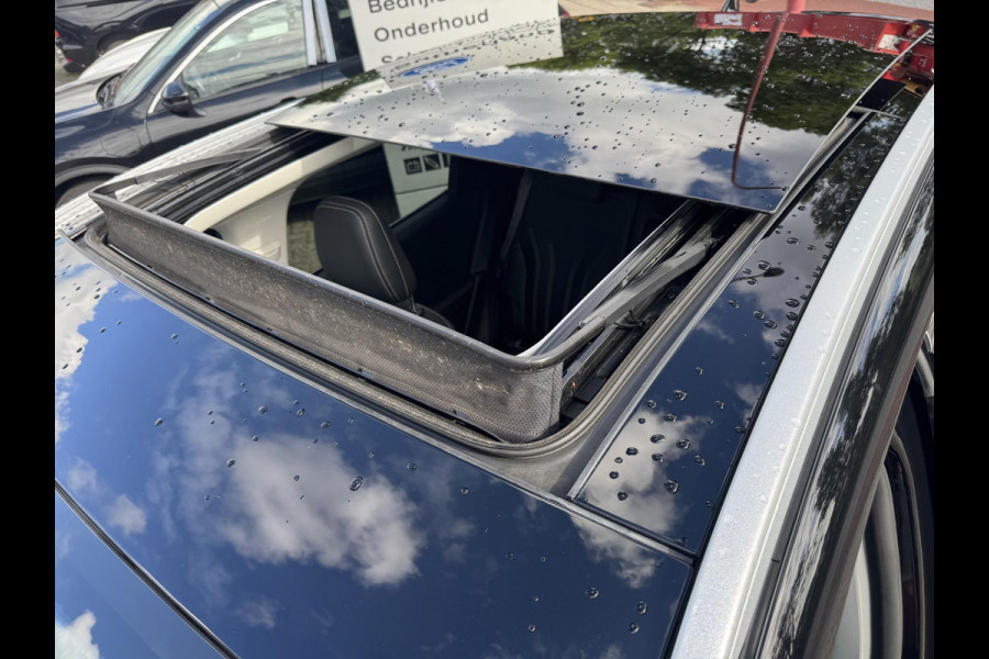 Ford Kuga 2.5 PHEV Vignale | Wegklapbare trekhaak | Panoramadak | Winter pack | Camera | Dodehoeksensoren | Bang&Olufsen | Elektrische achterklep | Dealer onderhouden