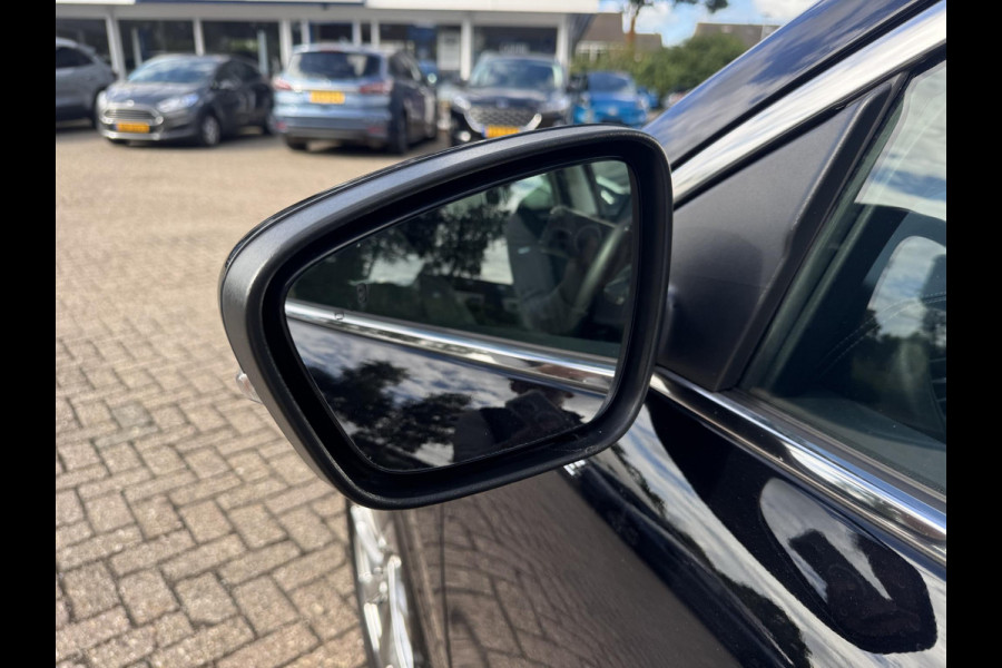 Ford Kuga 2.5 PHEV Vignale | Wegklapbare trekhaak | Panoramadak | Winter pack | Camera | Dodehoeksensoren | Bang&Olufsen | Elektrische achterklep | Dealer onderhouden