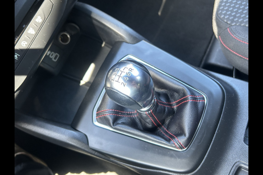 Ford FOCUS Wagon BWJ 2022 | 1.0T 126PK Hybrid ST Line NW MODEL | CLIMA | NAVI | AD CRUISE | 17'' LMV | CARPLAY | PRIVACY GLASS |