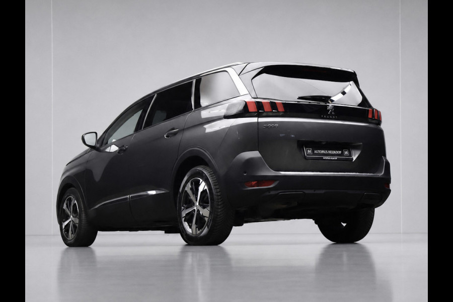 Peugeot 5008 1.2 PureTech Allure Avantage Sport (PANORAMADAK,APPLE CARPLAY,NAVI,CAMERA,360 VIEW,GETINT,LED,SPORTSTOELEN,LM VELGEN)