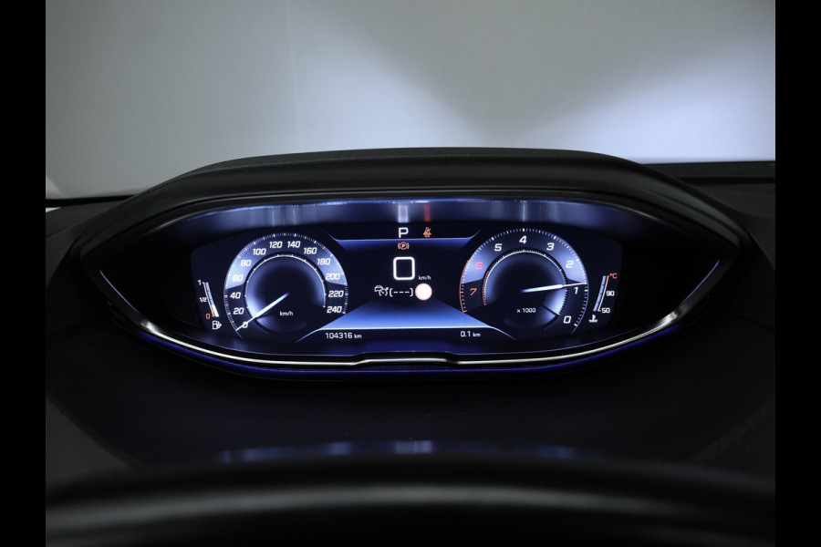 Peugeot 5008 1.2 PureTech Allure Avantage Sport (PANORAMADAK,APPLE CARPLAY,NAVI,CAMERA,360 VIEW,GETINT,LED,SPORTSTOELEN,LM VELGEN)