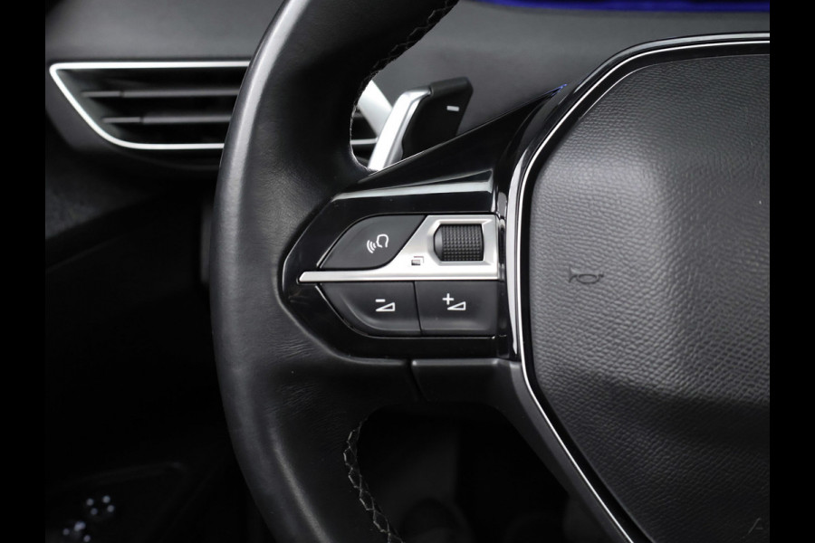 Peugeot 5008 1.2 PureTech Allure Avantage Sport (PANORAMADAK,APPLE CARPLAY,NAVI,CAMERA,360 VIEW,GETINT,LED,SPORTSTOELEN,LM VELGEN)