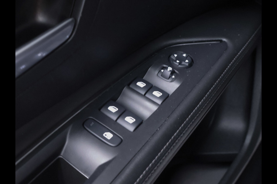 Peugeot 5008 1.2 PureTech Allure Avantage Sport (PANORAMADAK,APPLE CARPLAY,NAVI,CAMERA,360 VIEW,GETINT,LED,SPORTSTOELEN,LM VELGEN)