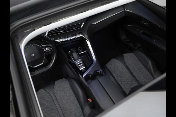 Peugeot 5008 1.2 PureTech Allure Avantage Sport (PANORAMADAK,APPLE CARPLAY,NAVI,CAMERA,360 VIEW,GETINT,LED,SPORTSTOELEN,LM VELGEN)