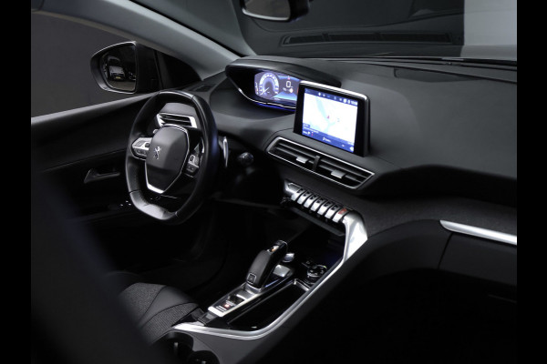 Peugeot 5008 1.2 PureTech Allure Avantage Sport (PANORAMADAK,APPLE CARPLAY,NAVI,CAMERA,360 VIEW,GETINT,LED,SPORTSTOELEN,LM VELGEN)