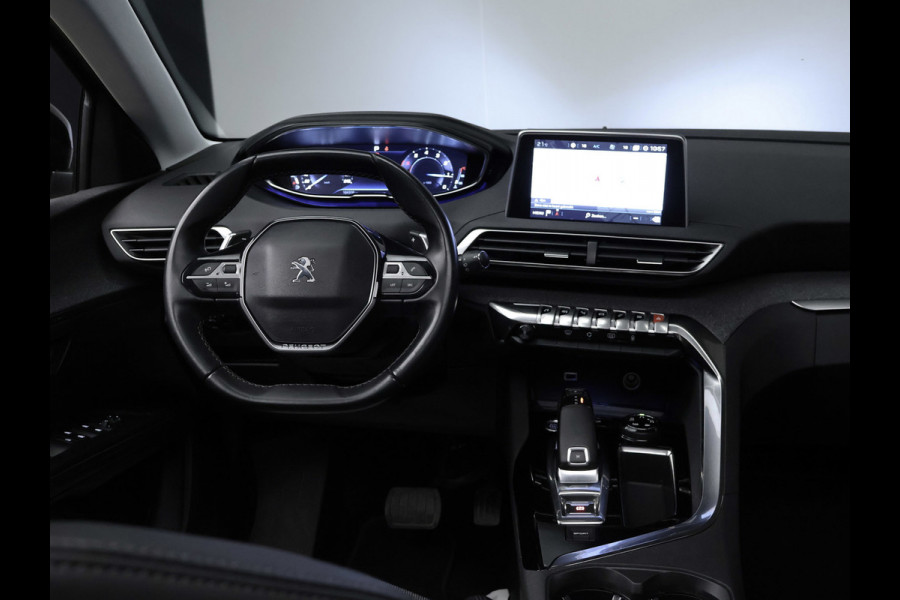Peugeot 5008 1.2 PureTech Allure Avantage Sport (PANORAMADAK,APPLE CARPLAY,NAVI,CAMERA,360 VIEW,GETINT,LED,SPORTSTOELEN,LM VELGEN)