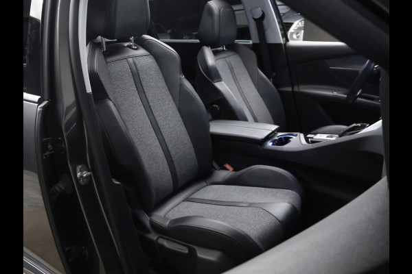 Peugeot 5008 1.2 PureTech Allure Avantage Sport (PANORAMADAK,APPLE CARPLAY,NAVI,CAMERA,360 VIEW,GETINT,LED,SPORTSTOELEN,LM VELGEN)