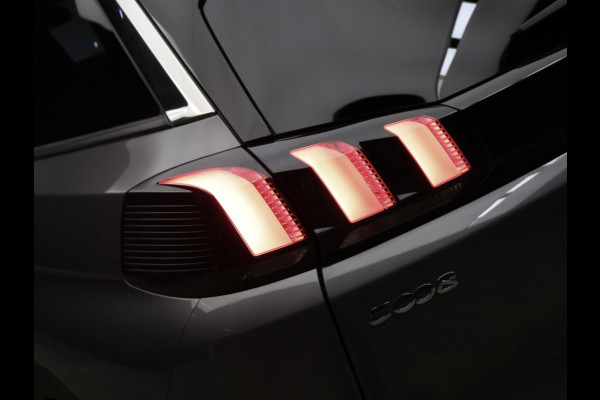 Peugeot 5008 1.2 PureTech Allure Avantage Sport (PANORAMADAK,APPLE CARPLAY,NAVI,CAMERA,360 VIEW,GETINT,LED,SPORTSTOELEN,LM VELGEN)