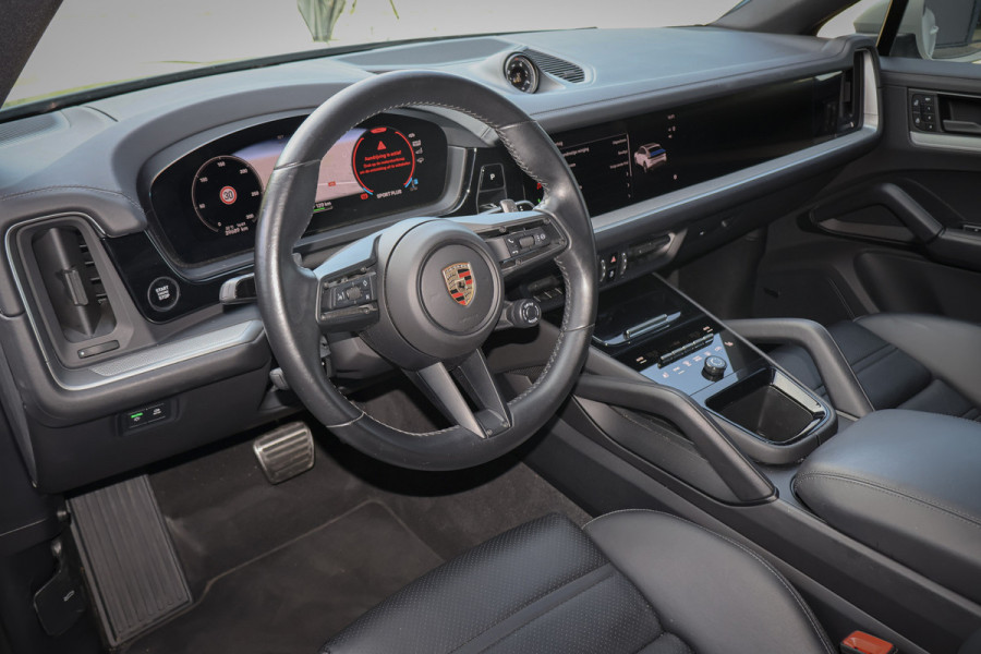 Porsche Cayenne Coupé 3.0 S E-Hybrid | PASSENGER DISPLAY | ELEKTRISCHE TREKHAAK | PASM | BOSE | SOUND PACKAGE PLUS | PRIVACY GLASS | PANORAMADAK | STU