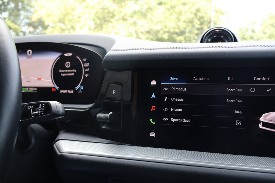 Porsche Cayenne Coupé 3.0 S E-Hybrid | PASSENGER DISPLAY | ELEKTRISCHE TREKHAAK | PASM | BOSE | SOUND PACKAGE PLUS | PRIVACY GLASS | PANORAMADAK | STU