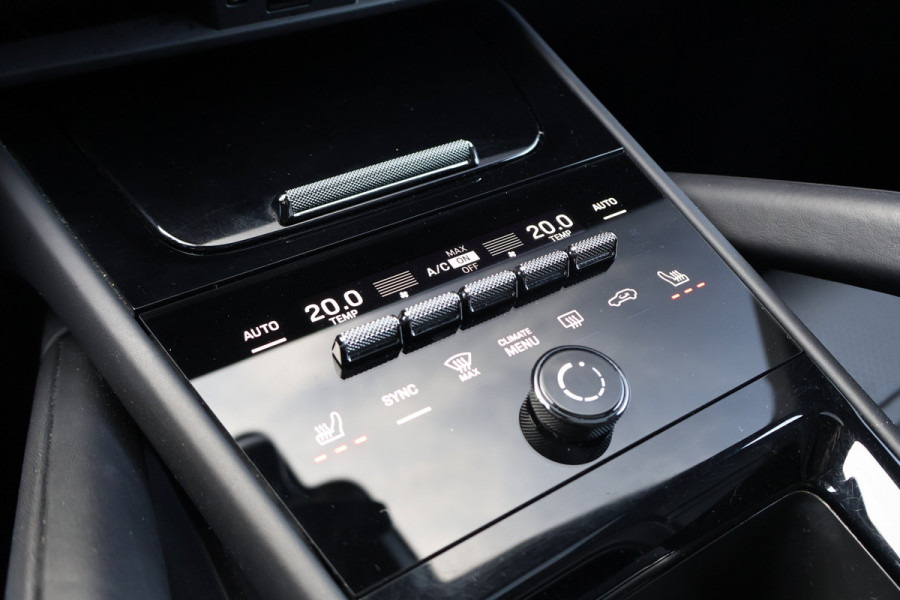 Porsche Cayenne Coupé 3.0 S E-Hybrid | PASSENGER DISPLAY | ELEKTRISCHE TREKHAAK | PASM | BOSE | SOUND PACKAGE PLUS | PRIVACY GLASS | PANORAMADAK | STU