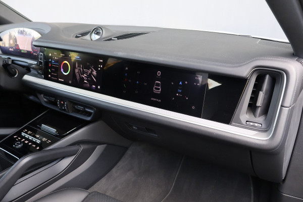 Porsche Cayenne Coupé 3.0 S E-Hybrid | PASSENGER DISPLAY | ELEKTRISCHE TREKHAAK | PASM | BOSE | SOUND PACKAGE PLUS | PRIVACY GLASS | PANORAMADAK | STU