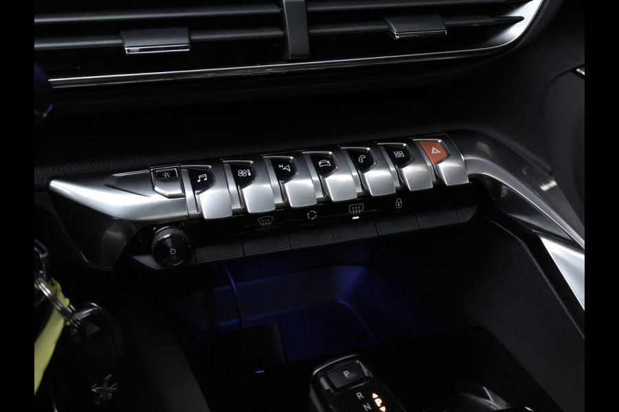 Peugeot 3008 1.6 PureTech GT Line Sport (SCHUIFDAK,APPLE CARPLAY,NAVI,CAMERA,360 VIEW,CRUISE,LED,GETINT,SPORTSTOELEN,LM VELGEN)
