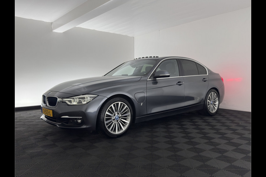 BMW 3-serie 330e High Executive (Plug-in) (INCL.BTW) Aut. *PANO | HEAD-UP | LEATHER | FULL-LED | MEMORY-PACK | HARMAN/KARDON | BLIND-SPOT | KEYLESS | CAMERA | NAVI-FULLMAP | DAB | PRIVACY-GLASS | ECC | PDC | 18''ALU*