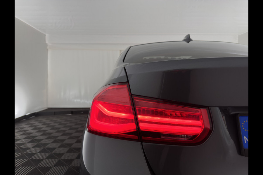 BMW 3-serie 330e High Executive (Plug-in) (INCL.BTW) Aut. *PANO | HEAD-UP | LEATHER | FULL-LED | MEMORY-PACK | HARMAN/KARDON | BLIND-SPOT | KEYLESS | CAMERA | NAVI-FULLMAP | DAB | PRIVACY-GLASS | ECC | PDC | 18''ALU*