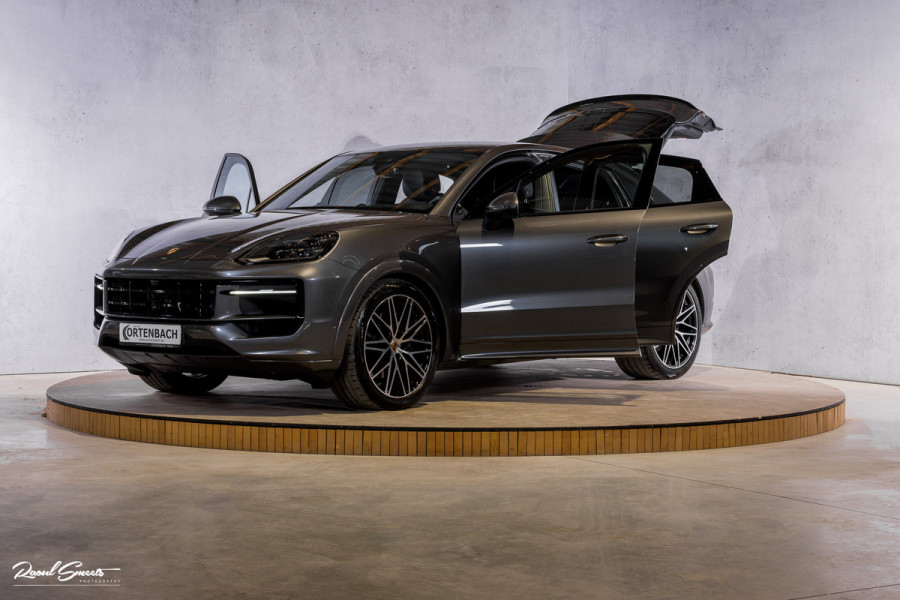 Porsche Cayenne Coupé 3.0 E-Hybrid | Sport design | Sport chrono | Soft close | Luchtvering | Achter as besturing | Pasenger display | Keyless |