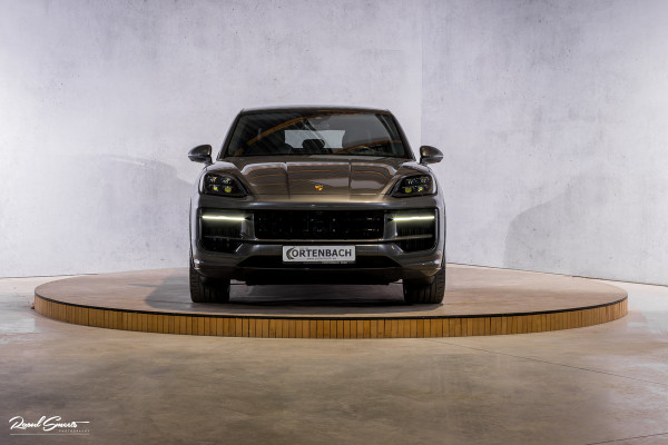 Porsche Cayenne Coupé 3.0 E-Hybrid | Sport design | Sport chrono | Soft close | Luchtvering | Achter as besturing | Pasenger display | Keyless |