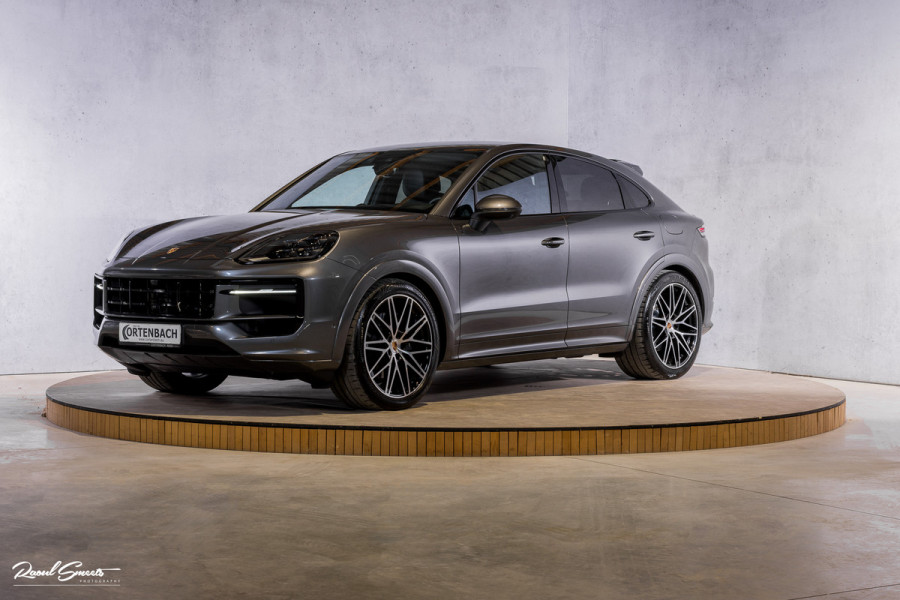 Porsche Cayenne Coupé 3.0 E-Hybrid | Sport design | Sport chrono | Soft close | Luchtvering | Achter as besturing | Pasenger display | Keyless |