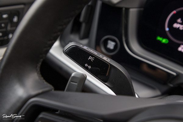 Porsche Cayenne Coupé 3.0 E-Hybrid | Sport design | Sport chrono | Soft close | Luchtvering | Achter as besturing | Pasenger display | Keyless |