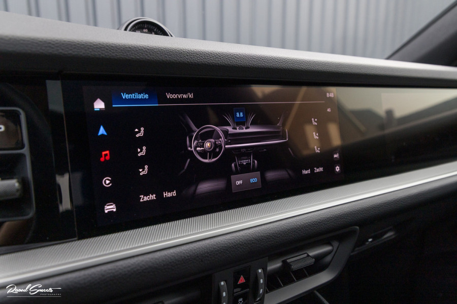 Porsche Cayenne Coupé 3.0 E-Hybrid | Sport design | Sport chrono | Soft close | Luchtvering | Achter as besturing | Pasenger display | Keyless |