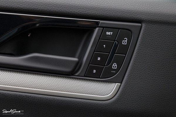 Porsche Cayenne Coupé 3.0 E-Hybrid | Sport design | Sport chrono | Soft close | Luchtvering | Achter as besturing | Pasenger display | Keyless |