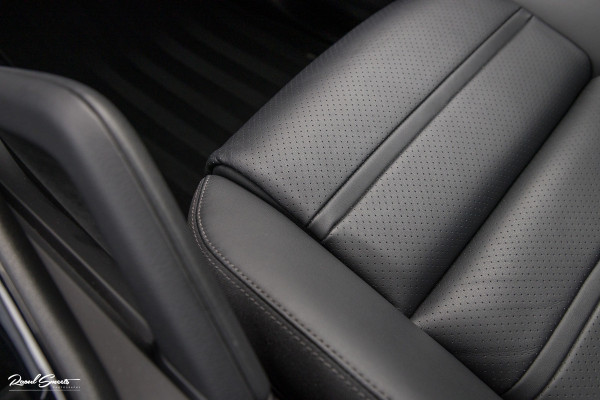 Porsche Cayenne Coupé 3.0 E-Hybrid | Sport design | Sport chrono | Soft close | Luchtvering | Achter as besturing | Pasenger display | Keyless |