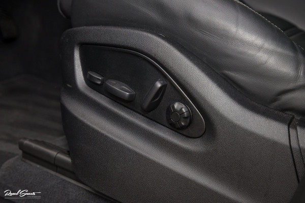 Porsche Cayenne Coupé 3.0 E-Hybrid | Sport design | Sport chrono | Soft close | Luchtvering | Achter as besturing | Pasenger display | Keyless |