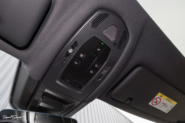 Porsche Cayenne Coupé 3.0 E-Hybrid | Sport design | Sport chrono | Soft close | Luchtvering | Achter as besturing | Pasenger display | Keyless |