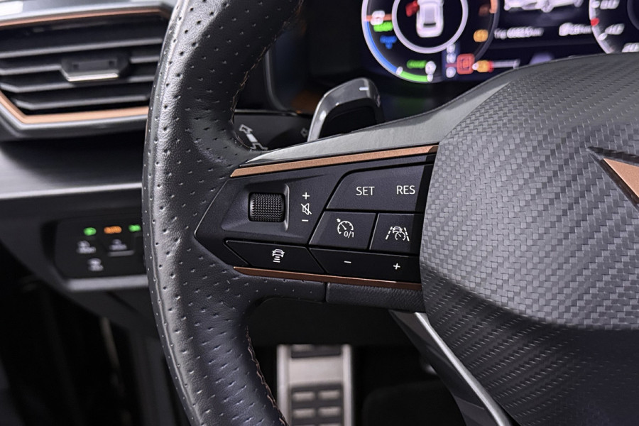 CUPRA Leon 1.4 e-Hybrid VZ Copper Edition (SFEERVERLICHTING, CAMERA, STUUR-/STOELVERWARMING, CARPLAY)