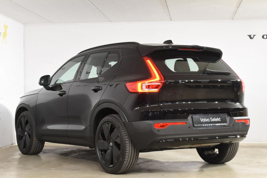 Volvo XC40 B3 177PK Automaat Plus Black Edition / Cruise control / Harman Kardon / 20'' velgen / Elektrisch verstelbare stoelen met geheugen / Stoel- en stuurverwarming