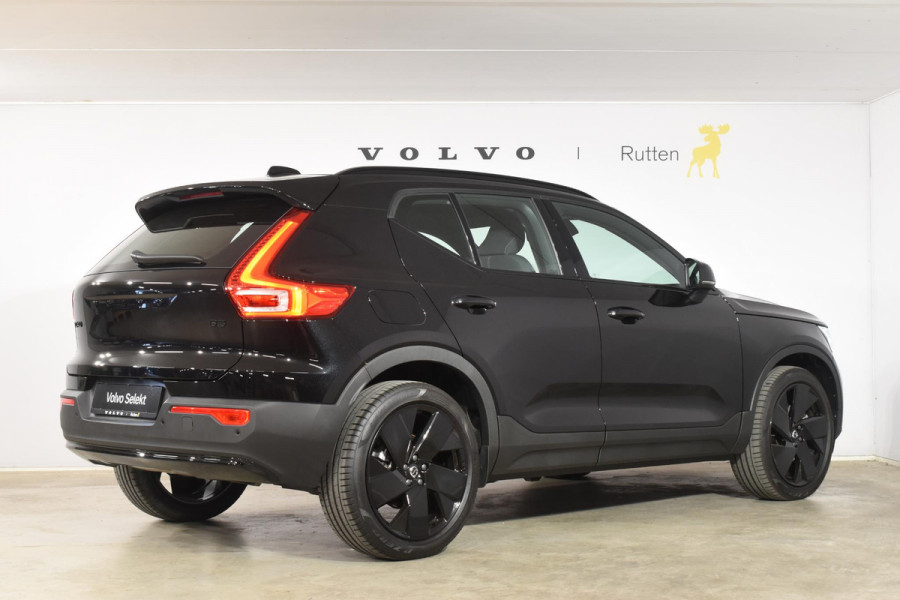 Volvo XC40 B3 177PK Automaat Plus Black Edition / Cruise control / Harman Kardon / 20'' velgen / Elektrisch verstelbare stoelen met geheugen / Stoel- en stuurverwarming