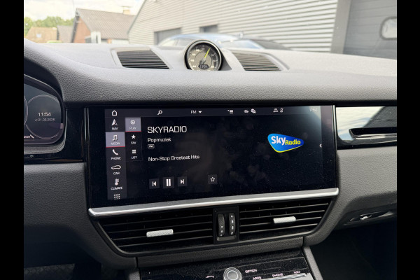 Porsche Cayenne 3.0 E-Hybrid Sport Chrono | Panoramadak | Camera | Bose | Elektrische Trekhaak | Elektrische Achterklep |