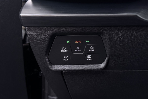 CUPRA Leon 1.4 e-Hybrid VZ Copper Edition (SFEERVERLICHTING, CAMERA, STUUR-/STOELVERWARMING, CARPLAY)