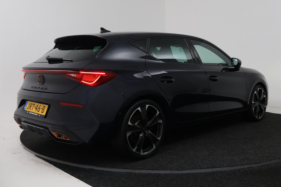 CUPRA Leon 1.4 e-Hybrid VZ Copper Edition (SFEERVERLICHTING, CAMERA, STUUR-/STOELVERWARMING, CARPLAY)