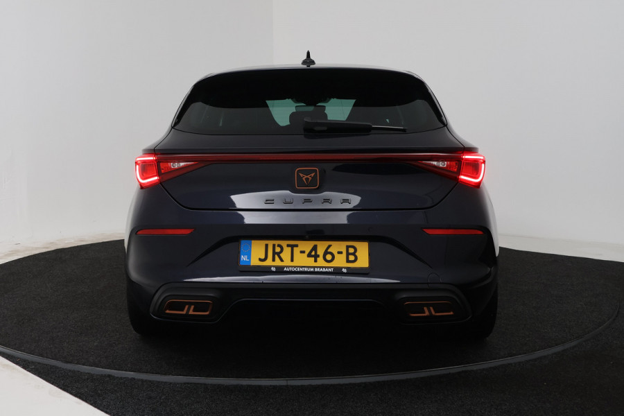 CUPRA Leon 1.4 e-Hybrid VZ Copper Edition (SFEERVERLICHTING, CAMERA, STUUR-/STOELVERWARMING, CARPLAY)