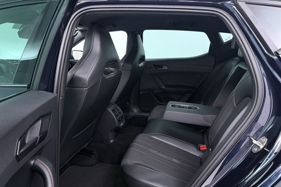 CUPRA Leon 1.4 e-Hybrid VZ Copper Edition (SFEERVERLICHTING, CAMERA, STUUR-/STOELVERWARMING, CARPLAY)