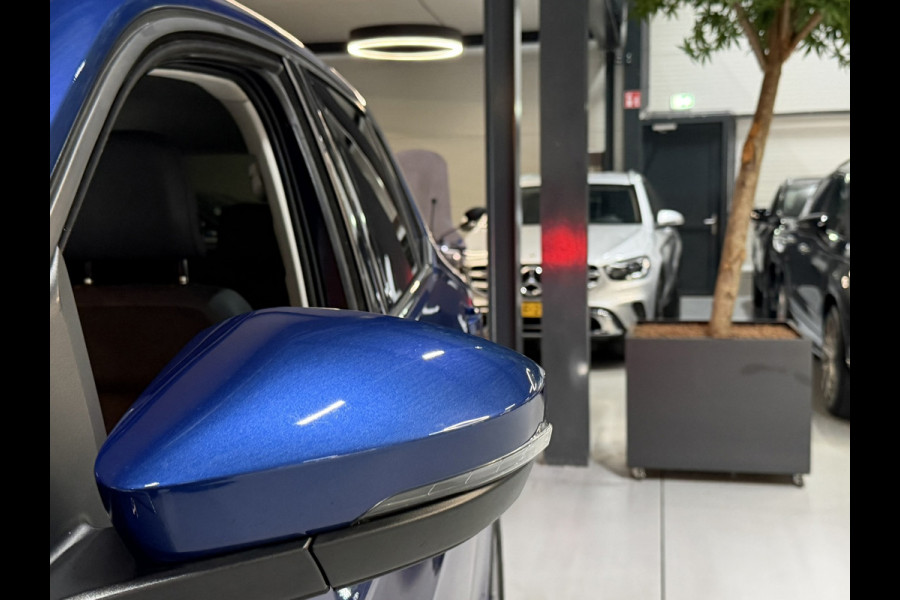 Volkswagen T-Cross 1.0 TSI R-Line DSG|ACC|Lane Assist|CarPlay|Virtual Cockpit|Camera|LED|Dealer Onderh.|69DKM|Rijklaar