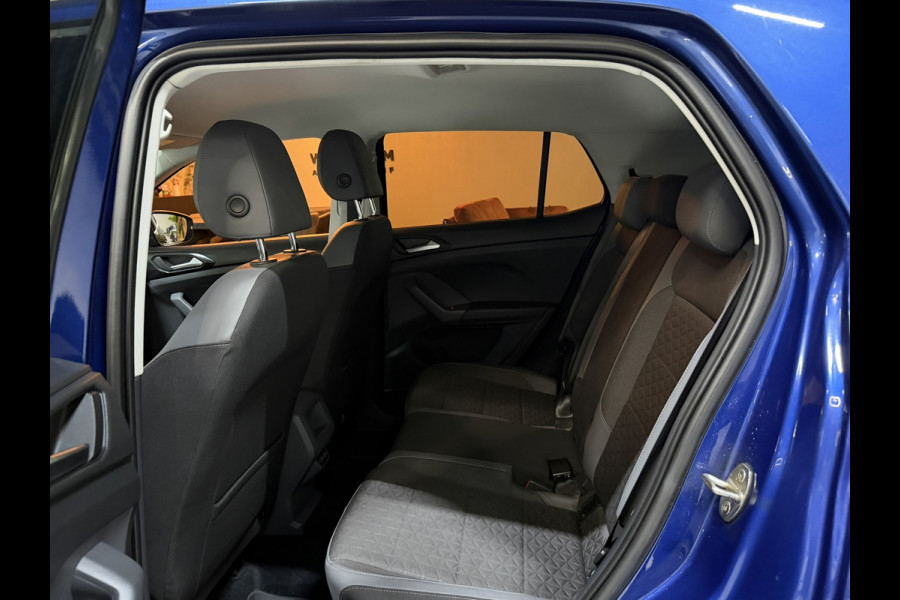 Volkswagen T-Cross 1.0 TSI R-Line DSG|ACC|Lane Assist|CarPlay|Virtual Cockpit|Camera|LED|Dealer Onderh.|69DKM|Rijklaar