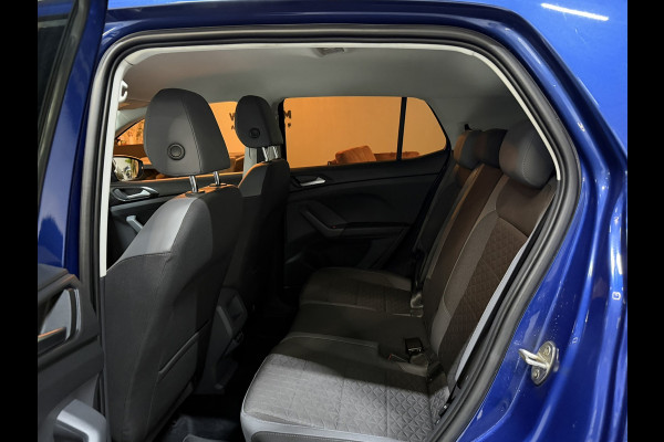 Volkswagen T-Cross 1.0 TSI R-Line DSG|ACC|Lane Assist|CarPlay|Virtual Cockpit|Camera|LED|Dealer Onderh.|69DKM|Rijklaar