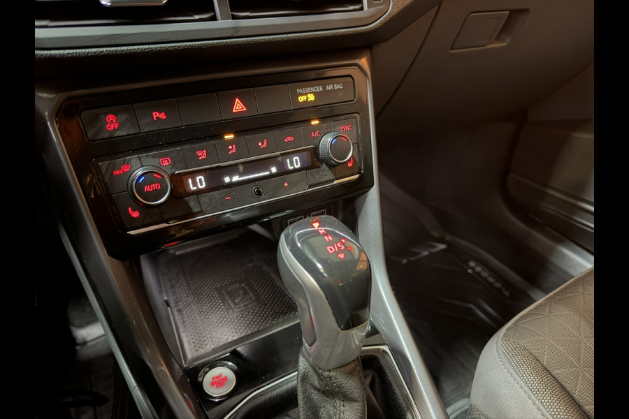 Volkswagen T-Cross 1.0 TSI R-Line DSG|ACC|Lane Assist|CarPlay|Virtual Cockpit|Camera|LED|Dealer Onderh.|69DKM|Rijklaar