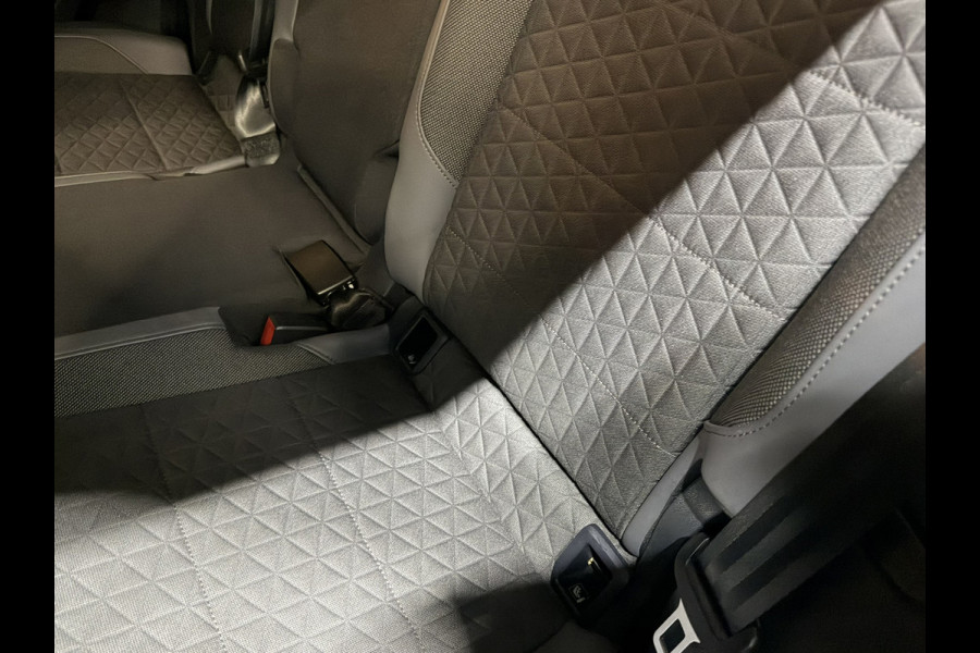 Volkswagen T-Cross 1.0 TSI R-Line DSG|ACC|Lane Assist|CarPlay|Virtual Cockpit|Camera|LED|Dealer Onderh.|69DKM|Rijklaar