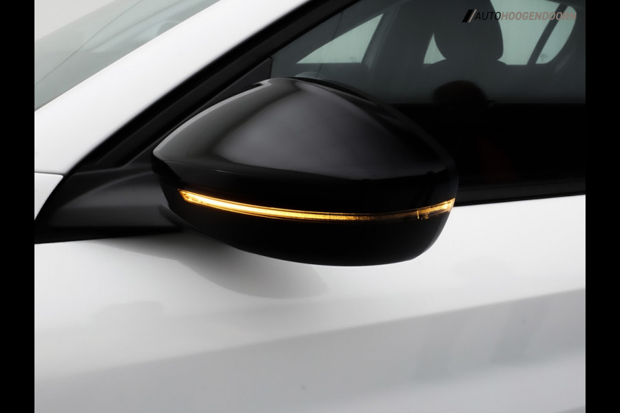 Peugeot 208 1.2 PureTech Active Pack (APPLE CARPLAY,LED VERLICHTING,CLIMATE,CRUISE,TREKHAAK,PARKEERSENSOREN,LM-VELGEN,TOPCONDITIE)