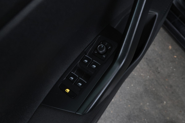 Volkswagen Taigo 1.0 TSI R-Line Business Automaat, Apple carplay, Climate,