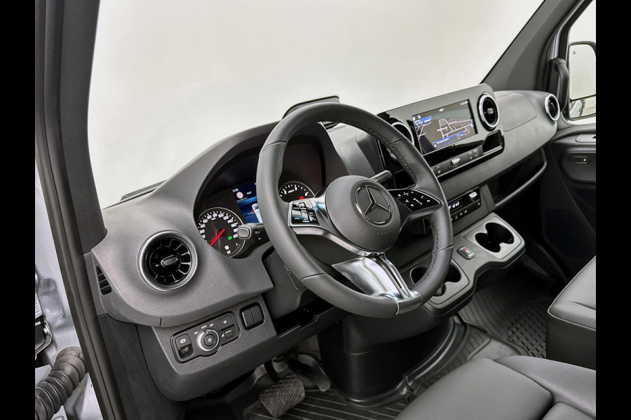 Mercedes-Benz Sprinter 319 CDI L4H2 Pro 4x4 Nieuwstaat Distronic Elektrische-Schuifdeur Parkeerpakket Stoel & Stuurverwarming