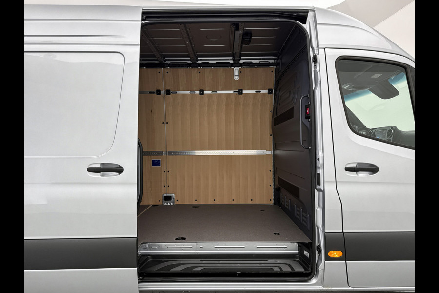 Mercedes-Benz Sprinter 319 CDI L4H2 Pro 4x4 Nieuwstaat Distronic Elektrische-Schuifdeur Parkeerpakket Stoel & Stuurverwarming