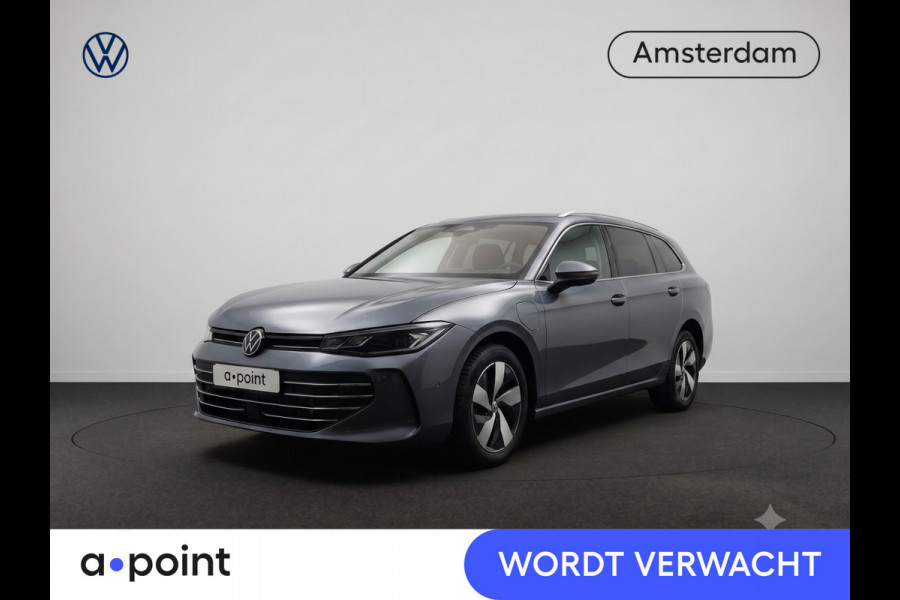 Volkswagen Passat Variant 1.5 eHybrid Business 204 pk Automaat (DSG) | Navigatie | Trekhaak (wegklapbaar) | Parkeersensoren (Park assist) | Rondomzicht camera | Stoelverwarimg / ventilatie | Keyless |
